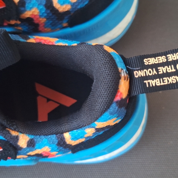 Adidas Men's Trae Young Shoes Core Black Sky Rush Size 8.5 - Picture 9 of 11